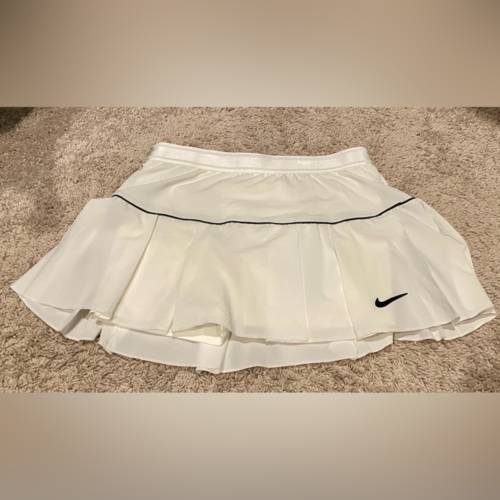 Nike Women's Cream Skort with Black Accent